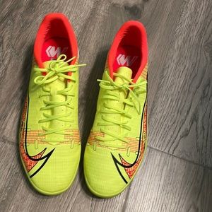 Nike mercurial futsal soccer cleats (indoor soccer)